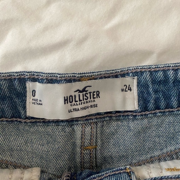 Hollister light wash denim mini skirt - Picture 5 of 8